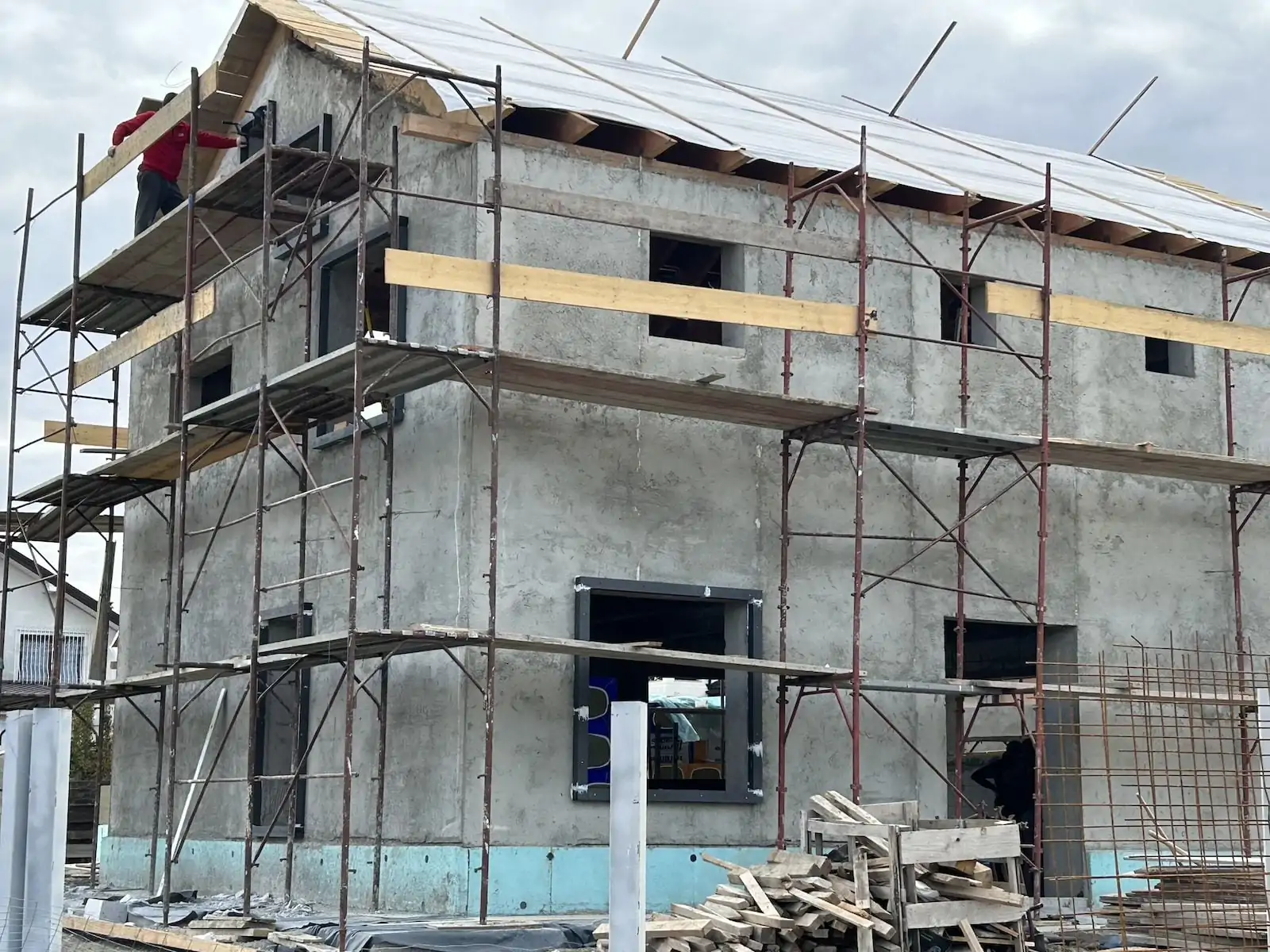 montaj-precadre-blaugelb-Triotherm-la-Casa-Pasiva-Iasi